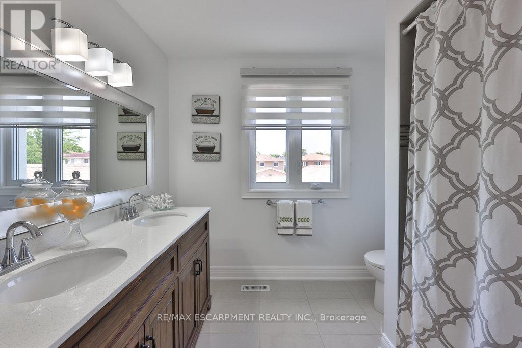 5551 River Grove Avenue, Mississauga, Ontario  L5M 3T6 - Photo 23 - W12551900