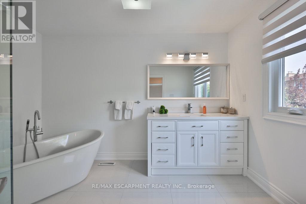 5551 River Grove Avenue, Mississauga, Ontario  L5M 3T6 - Photo 27 - W12551900