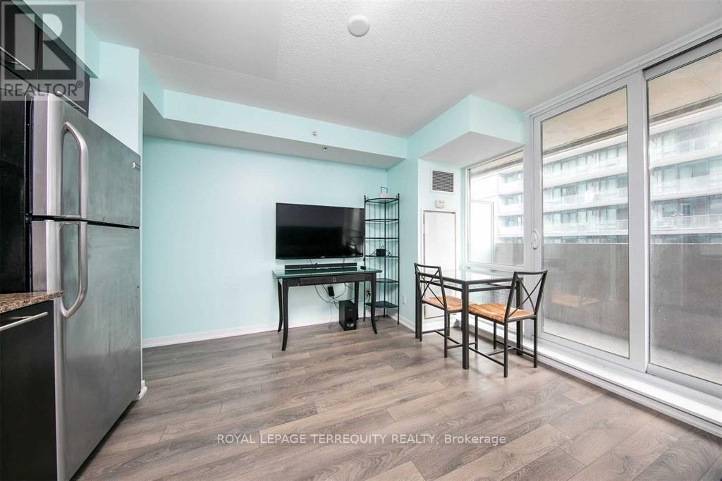 808 - 20 Joe Shuster Way, Toronto, Ontario  M6K 0A3 - Photo 6 - W12551914