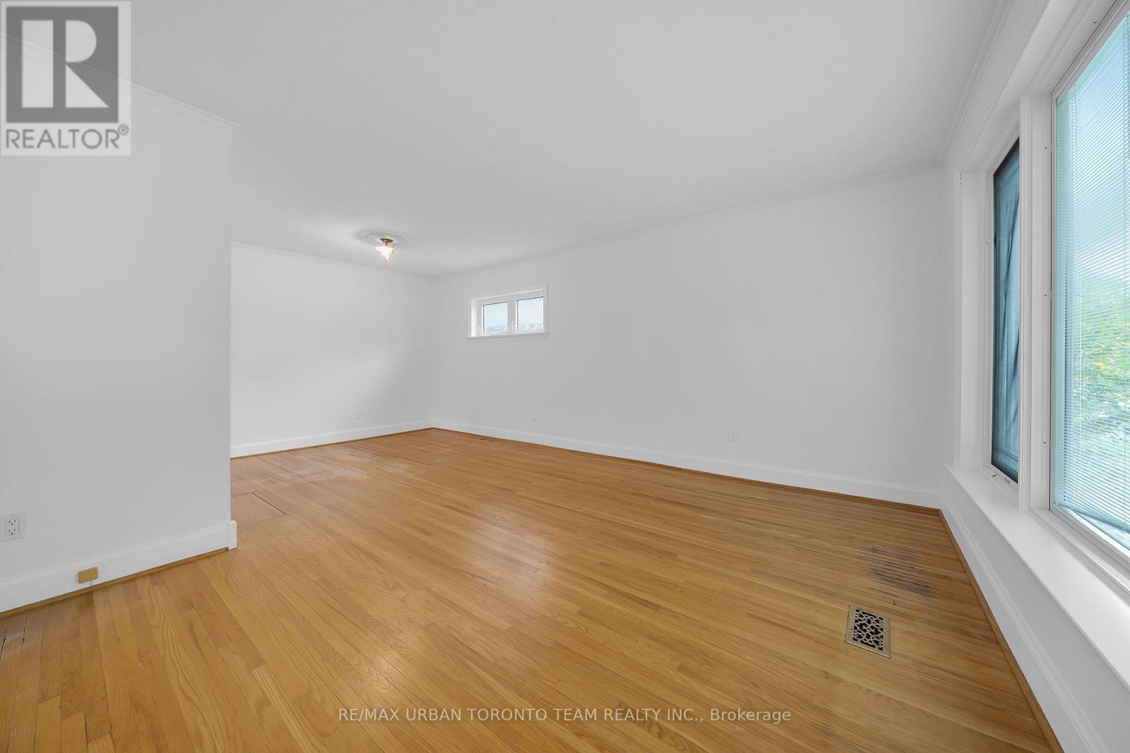 25 Westhead Road, Toronto, Ontario  M8W 4R7 - Photo 11 - W12551936