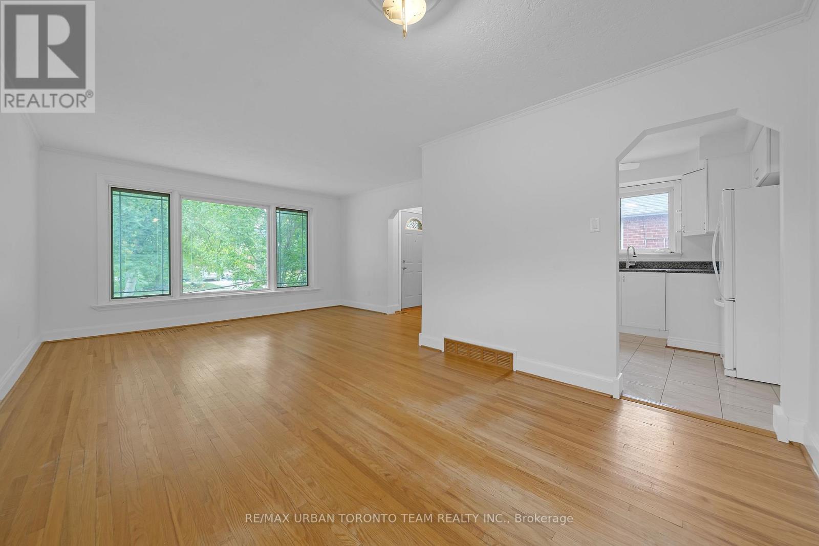 25 Westhead Road, Toronto, Ontario  M8W 4R7 - Photo 6 - W12551936