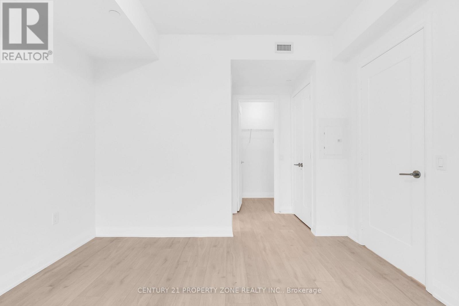 719 - 412 Silver Maple Road, Oakville, Ontario  L6H 7X8 - Photo 10 - W12551960