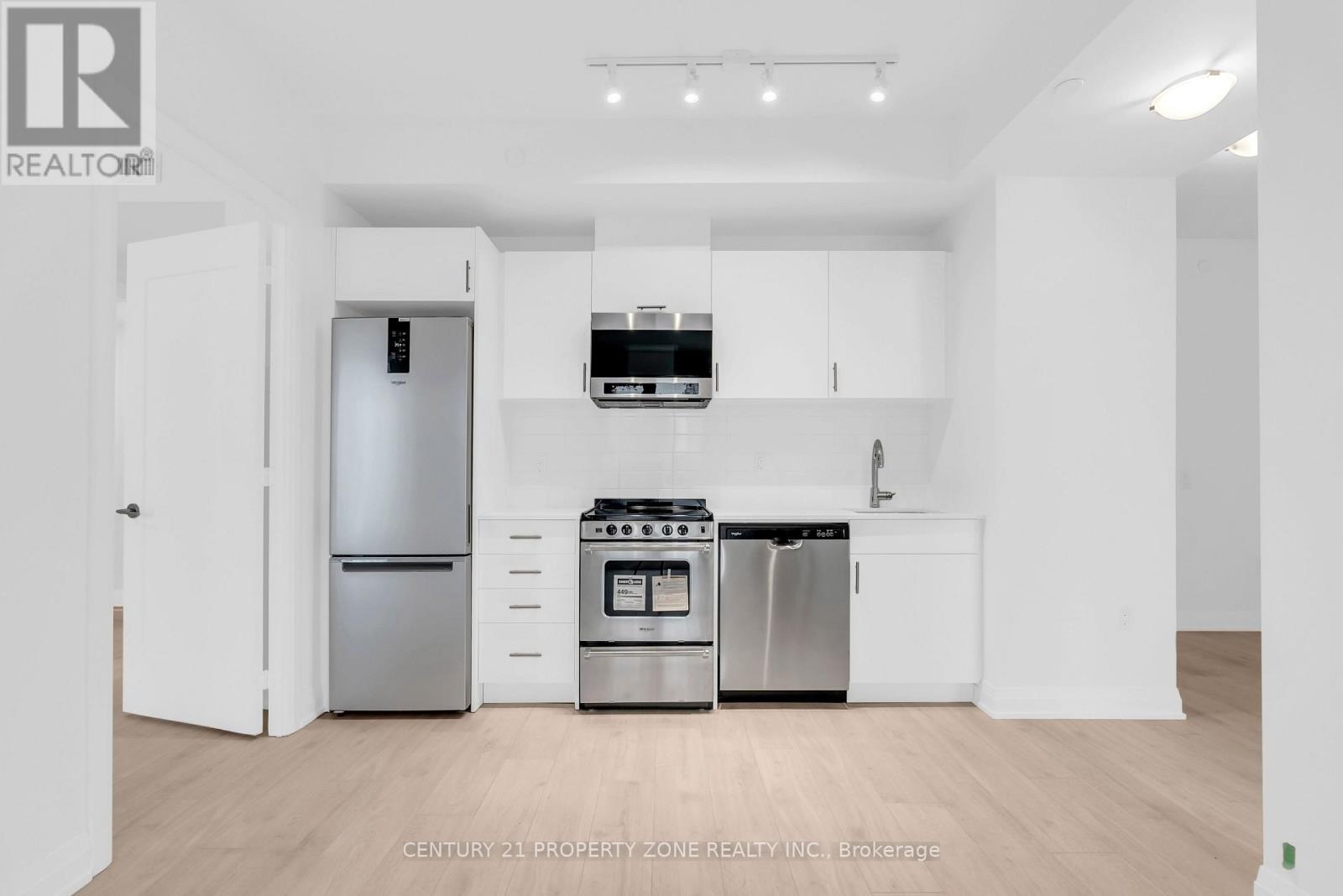 719 - 412 Silver Maple Road, Oakville, Ontario  L6H 7X8 - Photo 8 - W12551960