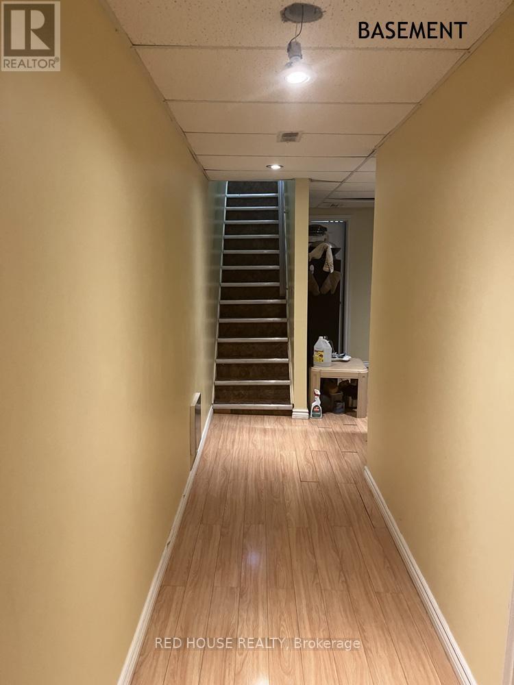 1533 O'connor Drive, Toronto, Ontario  M4B 2V7 - Photo 18 - E12450864