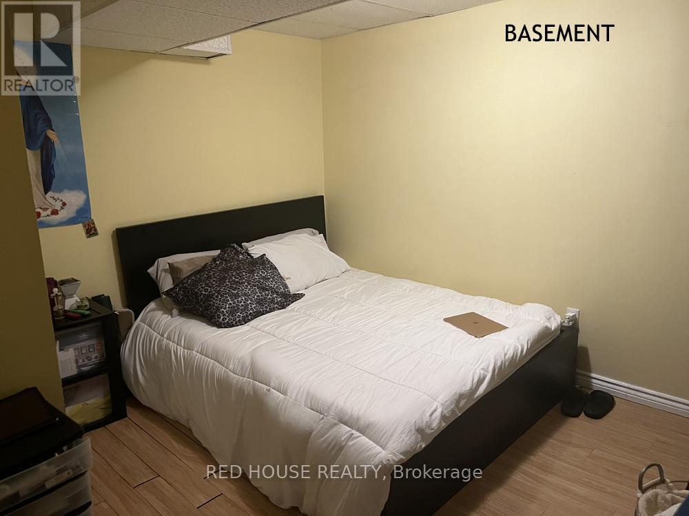 1533 O'connor Drive, Toronto, Ontario  M4B 2V7 - Photo 21 - E12450864