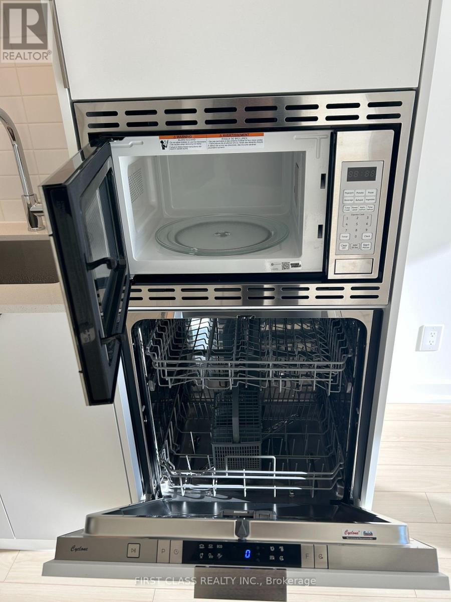 1207 - 3071 Trafalgar Road, Oakville, Ontario L6H 8C6 - Photo 16 - W12549818