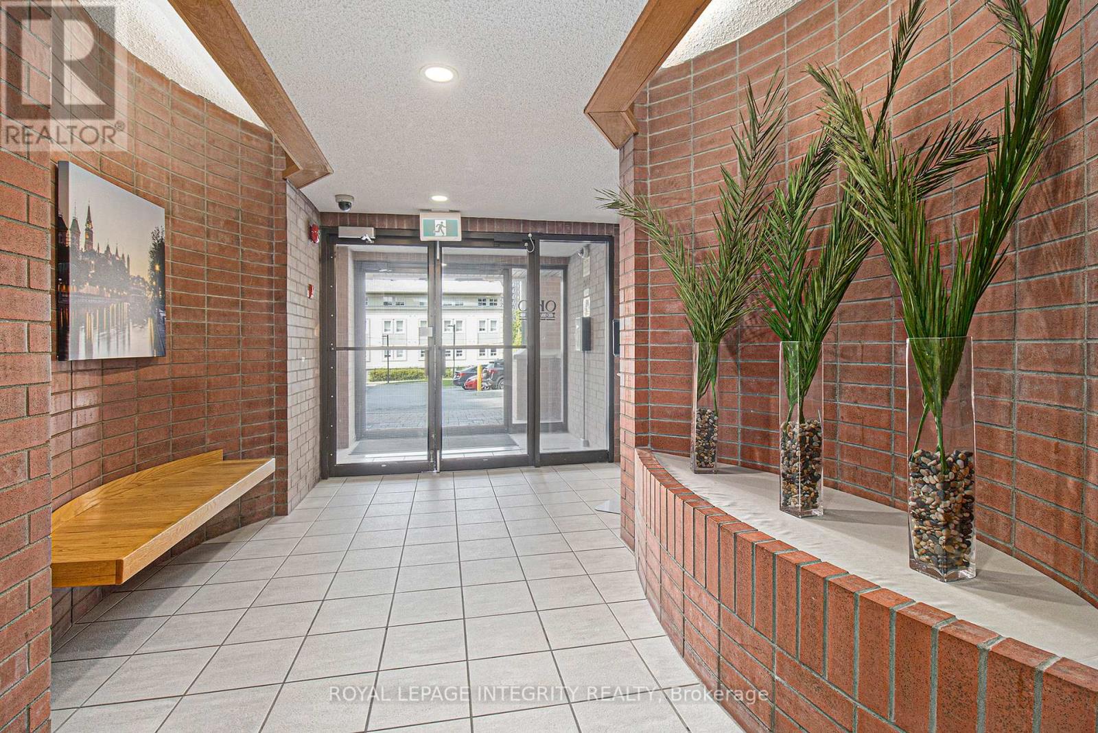 207 - 1180 Ohio Street, Ottawa, Ontario K1H 8N5 - Photo 2 - X12461830