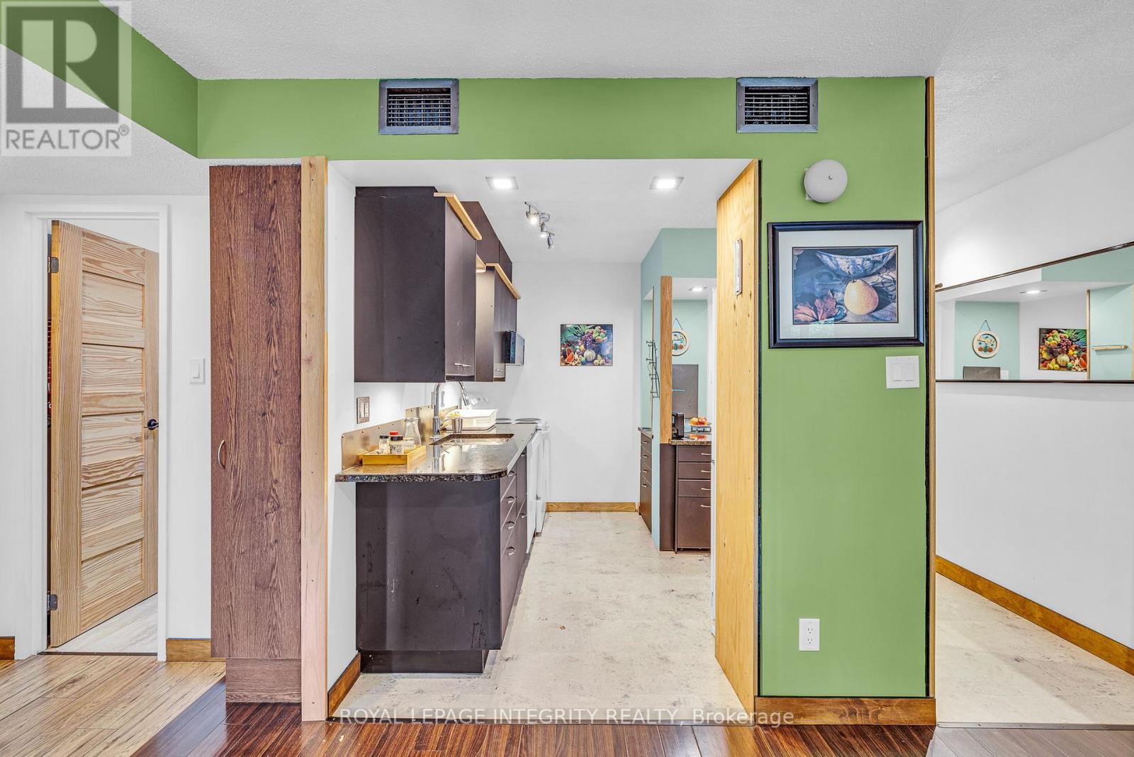 207 - 1180 Ohio Street, Ottawa, Ontario K1H 8N5 - Photo 6 - X12461830