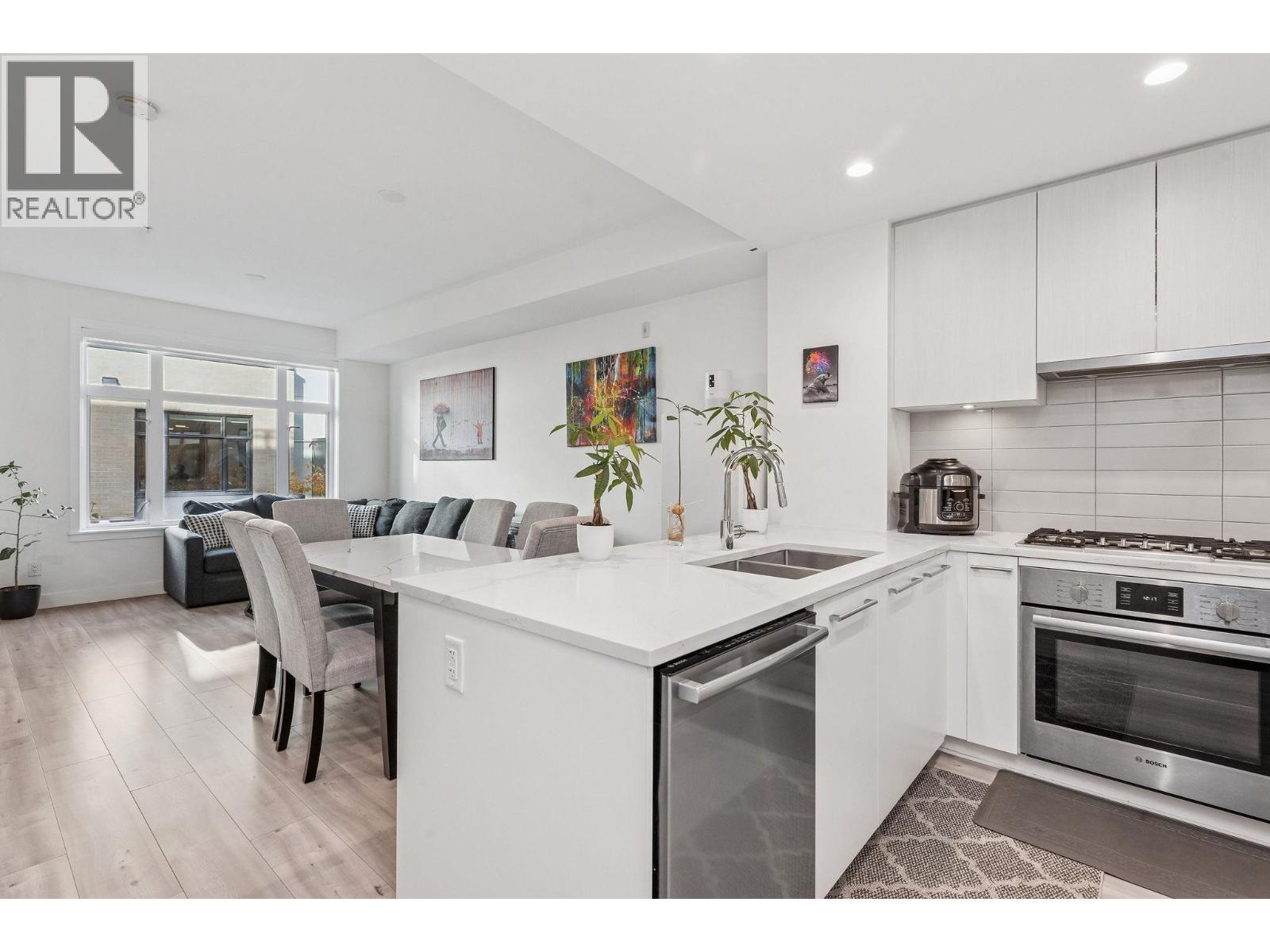 266 2035 Glenaire Drive, North Vancouver, British Columbia  V7P 1Y2 - Photo 5 - R3067839