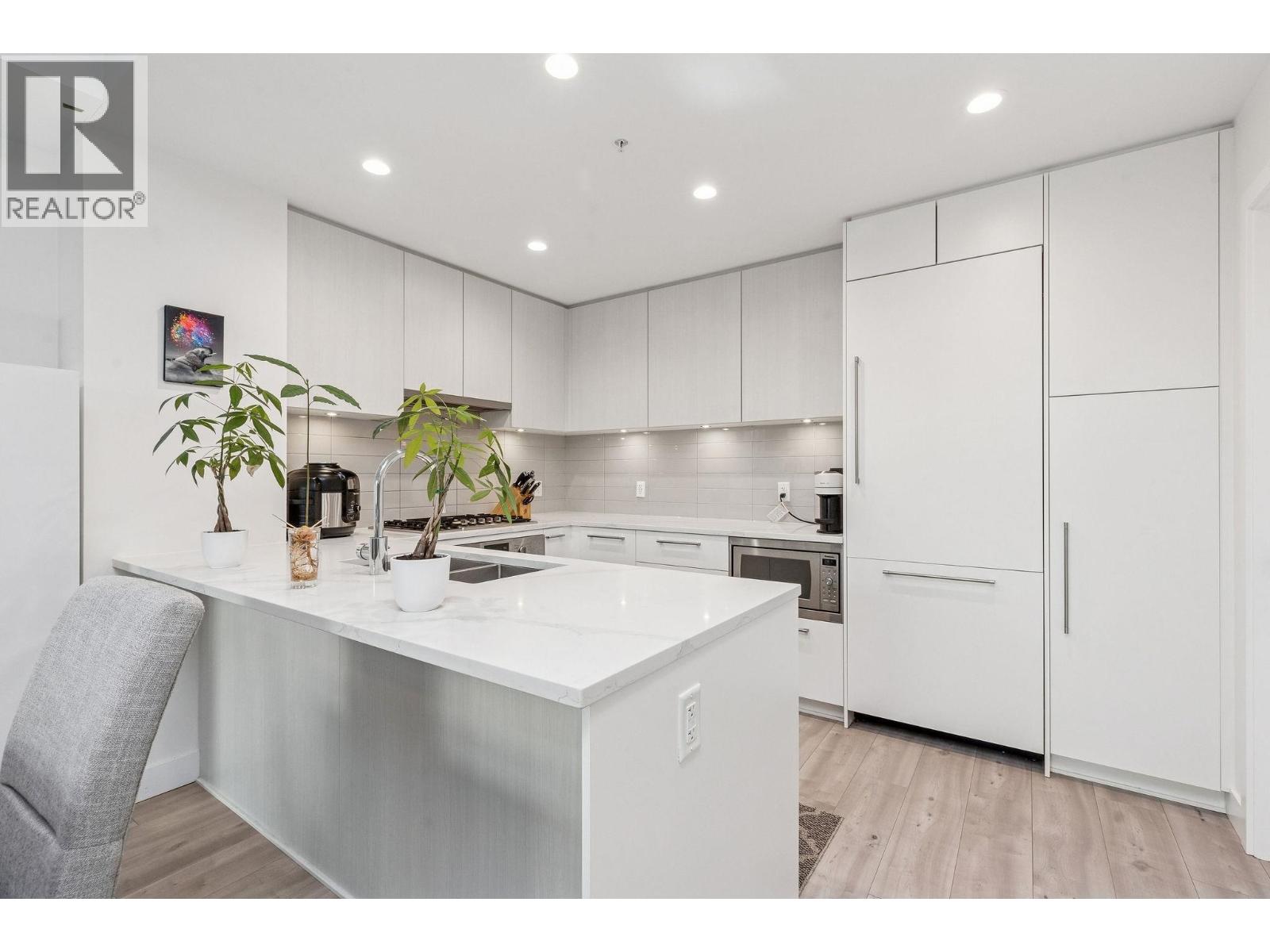 266 2035 Glenaire Drive, North Vancouver, British Columbia  V7P 1Y2 - Photo 6 - R3067839