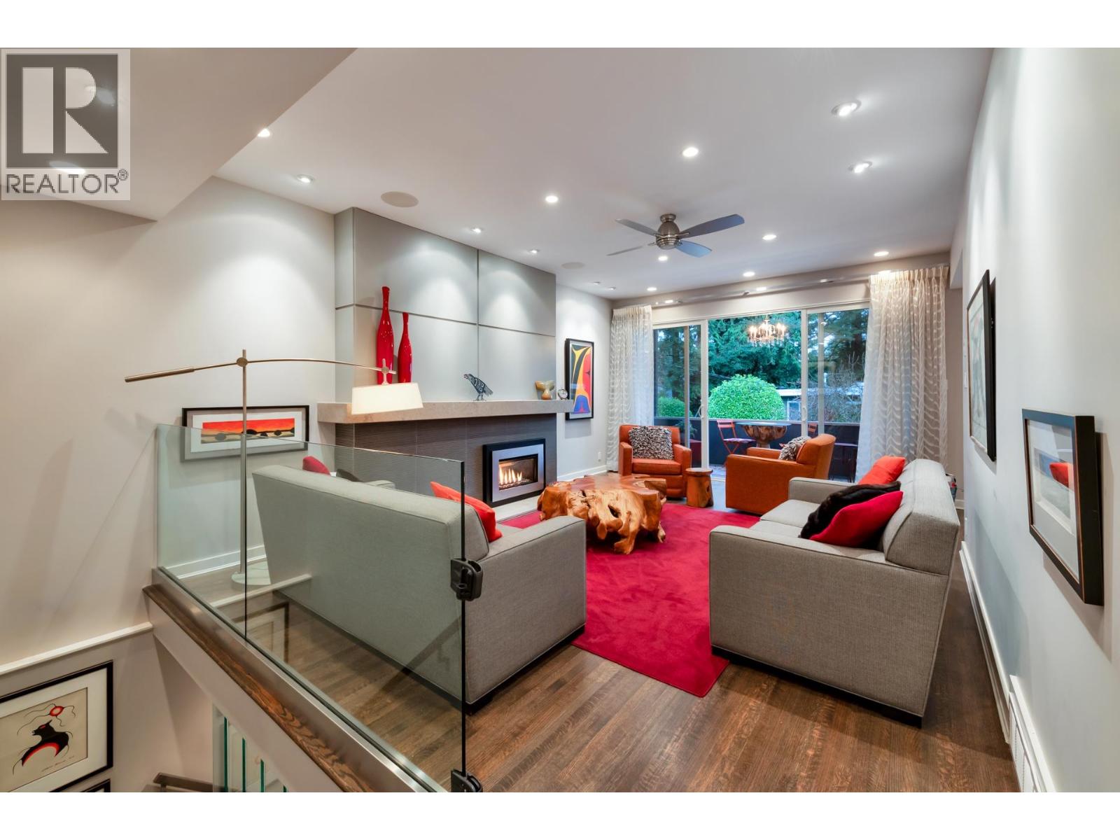 3669 Edgemont Boulevard, North Vancouver, British Columbia  V7R 2P6 - Photo 3 - R3067846