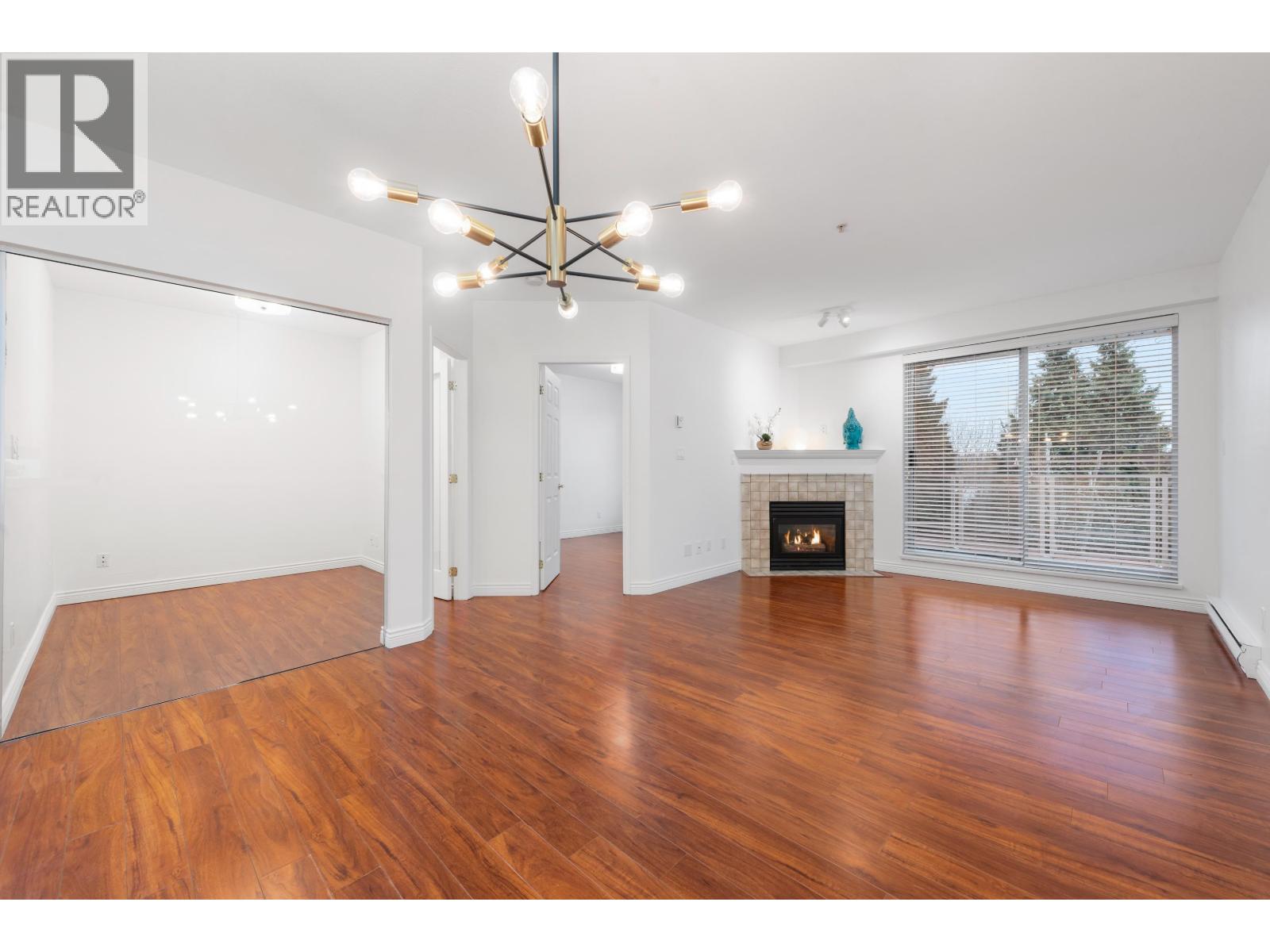 217 3629 DEERCREST DRIVE, North Vancouver, British Columbia