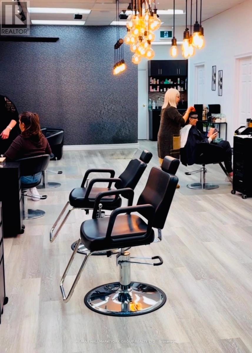 5-Nail Station - 17335 Yonge Street, Newmarket, Ontario  L3Y 8Z2 - Photo 4 - N12551362