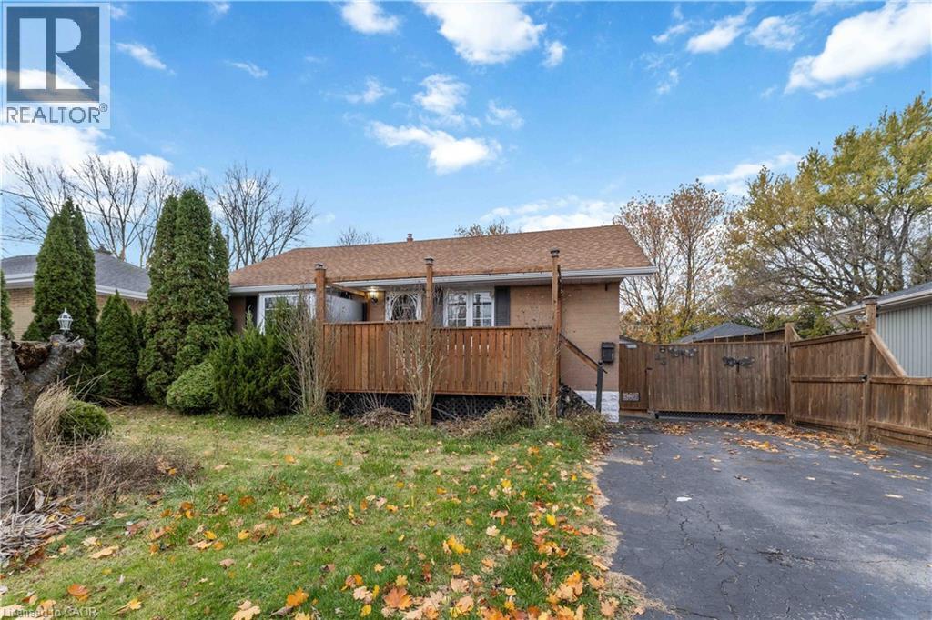 23 Verne Avenue, Welland, Ontario  L3C 1Z6 - Photo 2 - 40788811