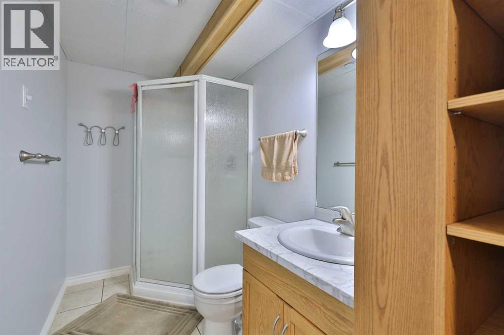 6611 33 Avenue, Camrose, Alberta  T4V 4W9 - Photo 36 - A2262390