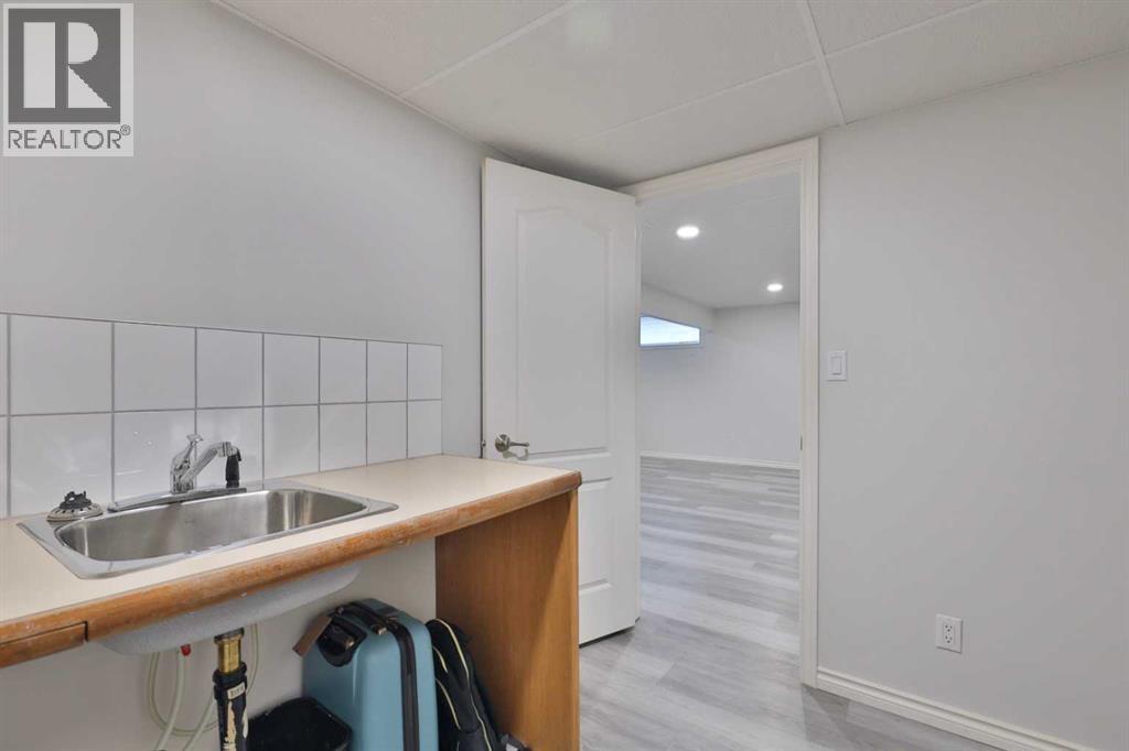 6611 33 Avenue, Camrose, Alberta  T4V 4W9 - Photo 31 - A2262390