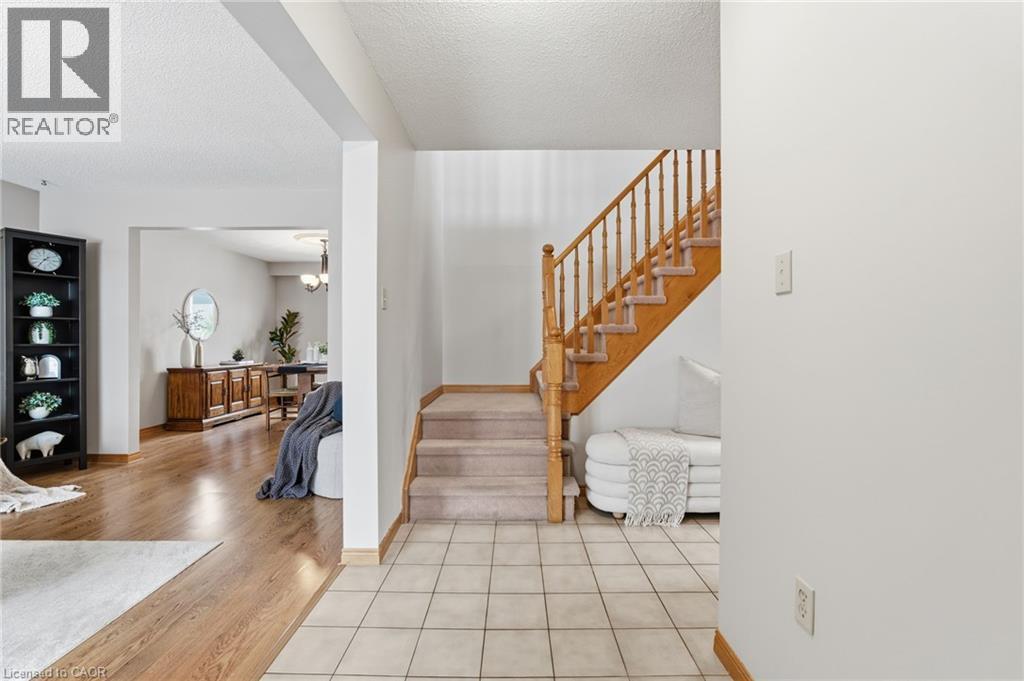 121 Parkwood Crescent, Hamilton, Ontario  L8V 4Z6 - Photo 5 - 40787596