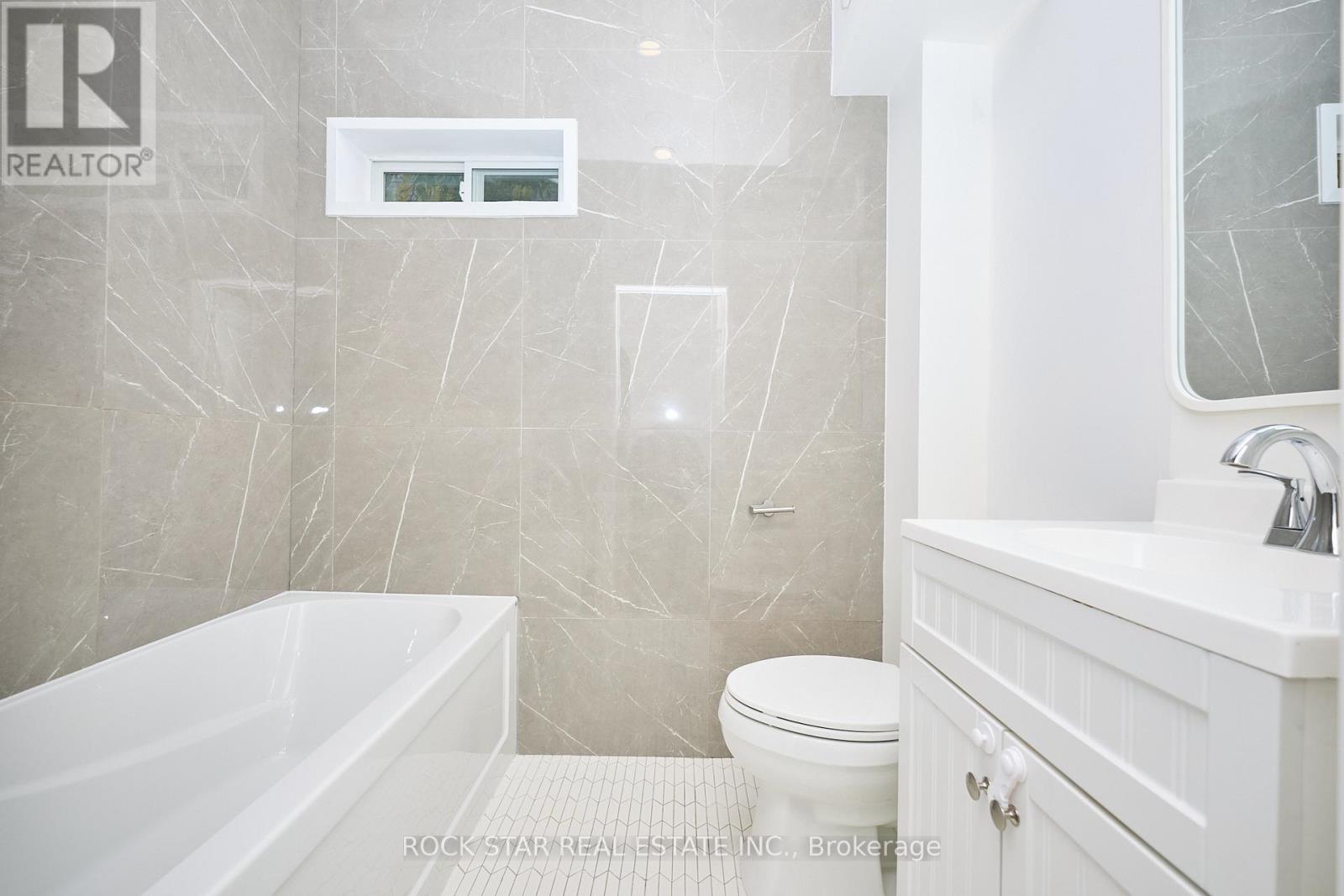 Upper - 65 Almond Street, Welland, Ontario  L3B 3P6 - Photo 14 - X12551794