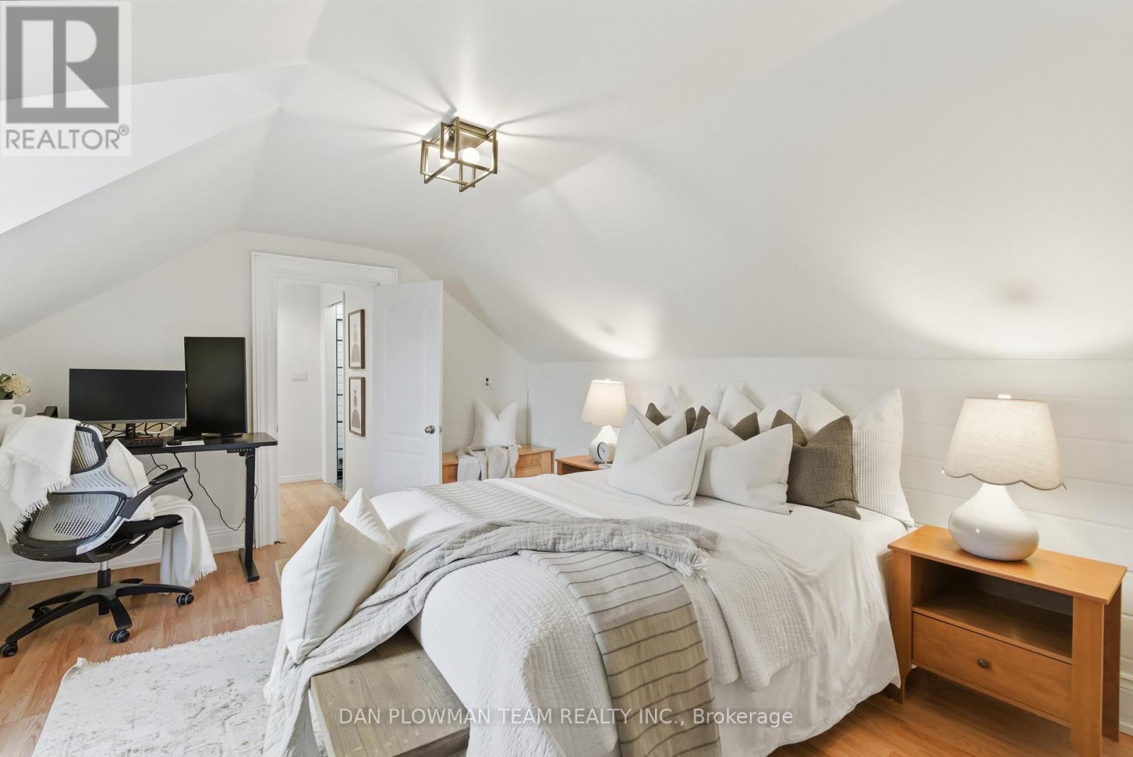 11 King Street W, Kawartha Lakes, Ontario  K0L 2W0 - Photo 33 - X12551802