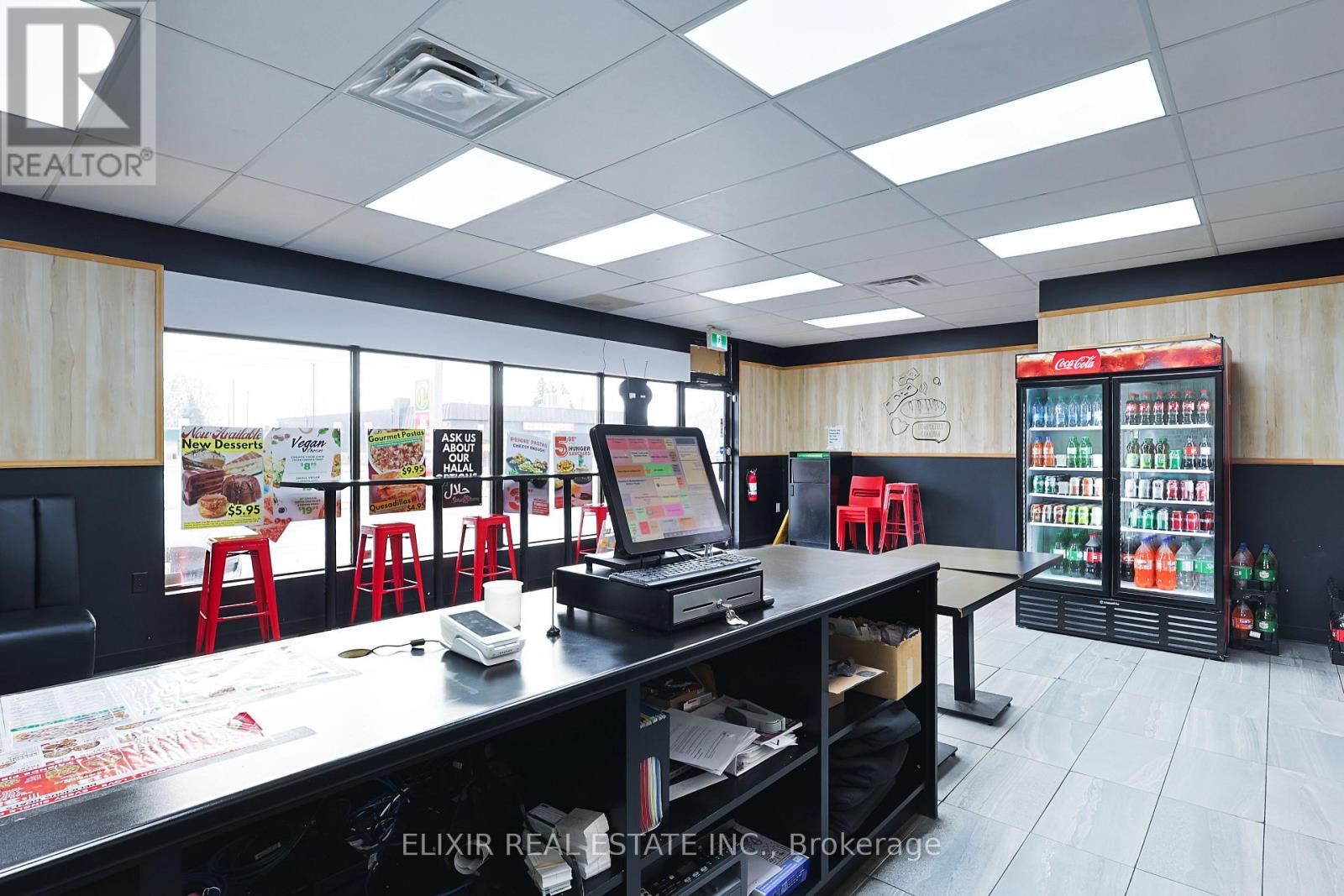 135 Richmond Street, Chatham-Kent, Ontario  N7M 1P1 - Photo 11 - X12551806