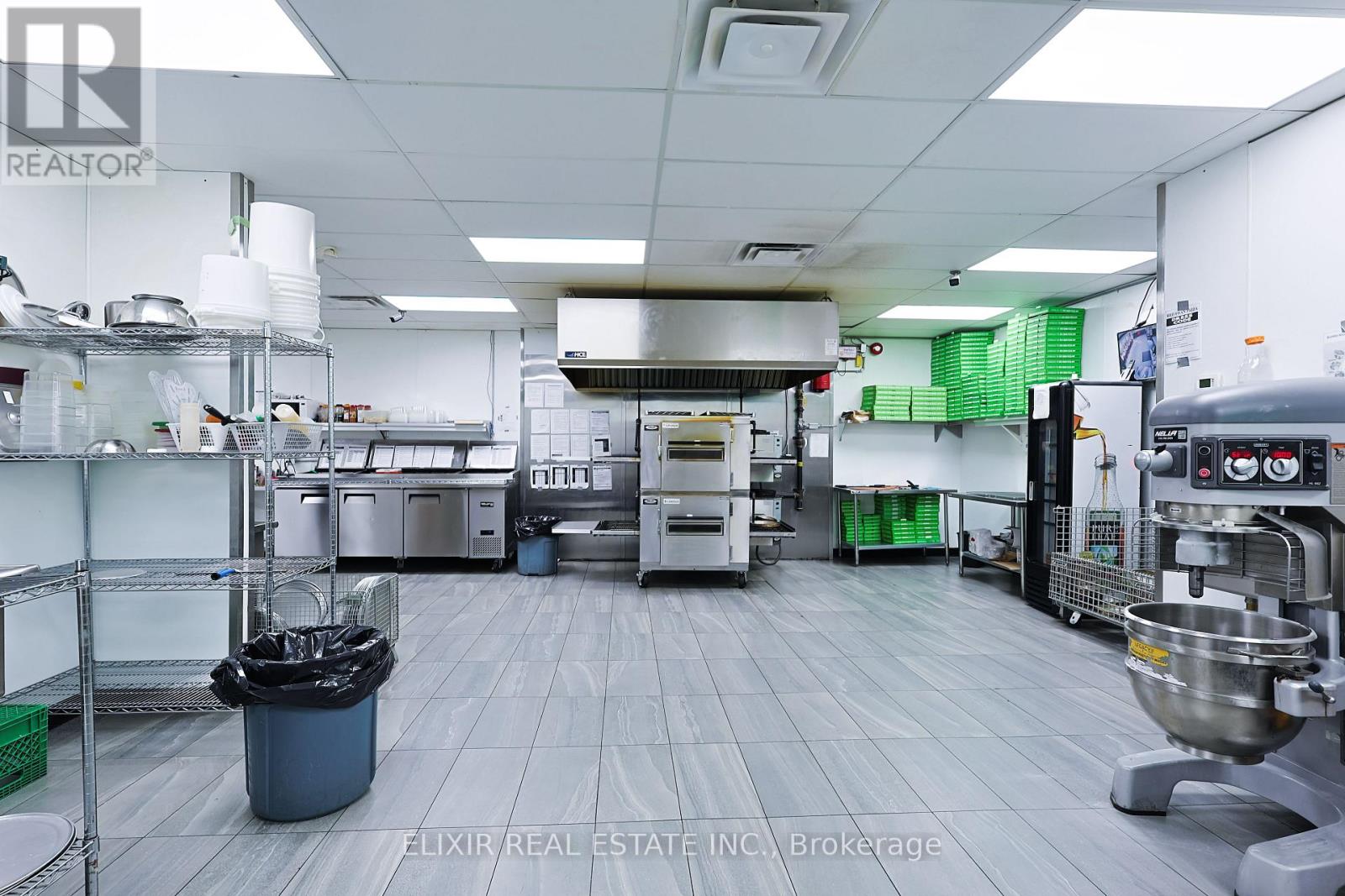 135 Richmond Street, Chatham-Kent, Ontario  N7M 1P1 - Photo 14 - X12551806