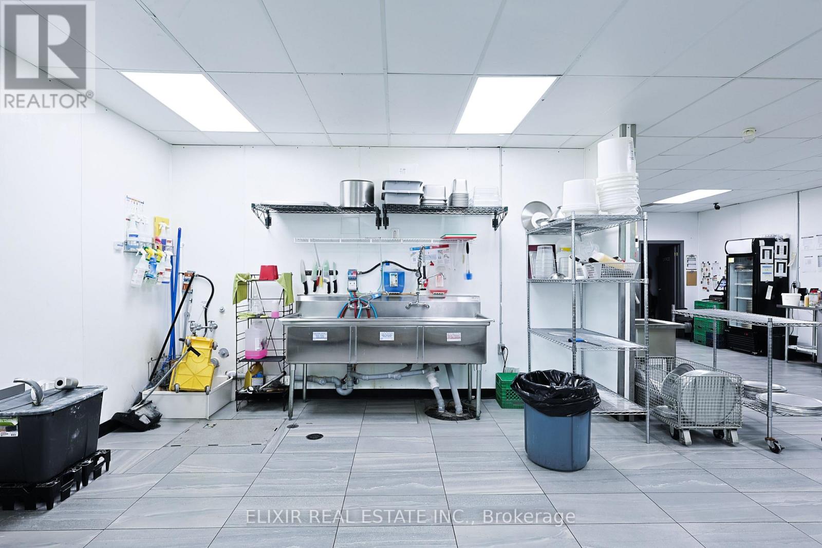 135 Richmond Street, Chatham-Kent, Ontario  N7M 1P1 - Photo 16 - X12551806