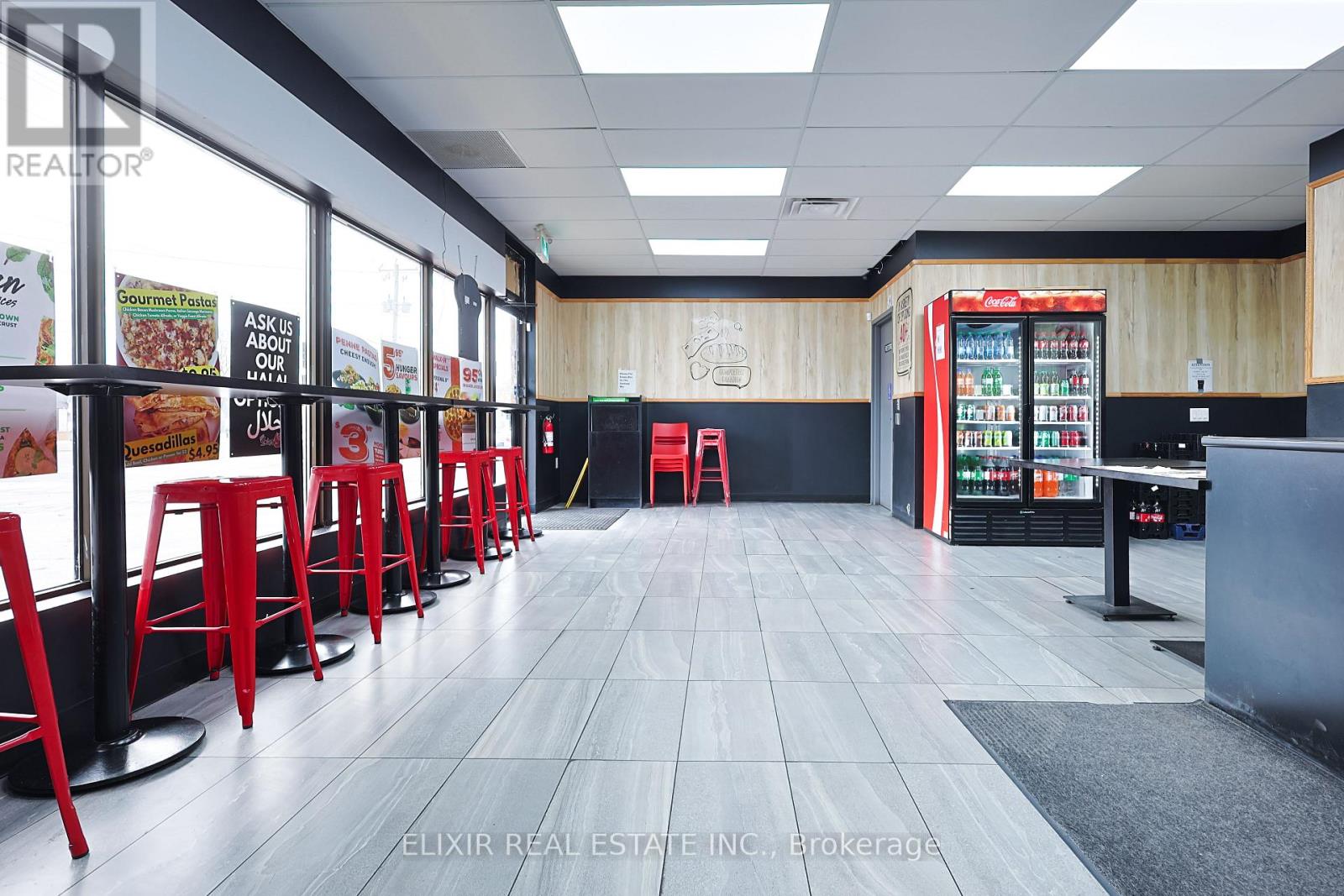 135 Richmond Street, Chatham-Kent, Ontario  N7M 1P1 - Photo 8 - X12551806