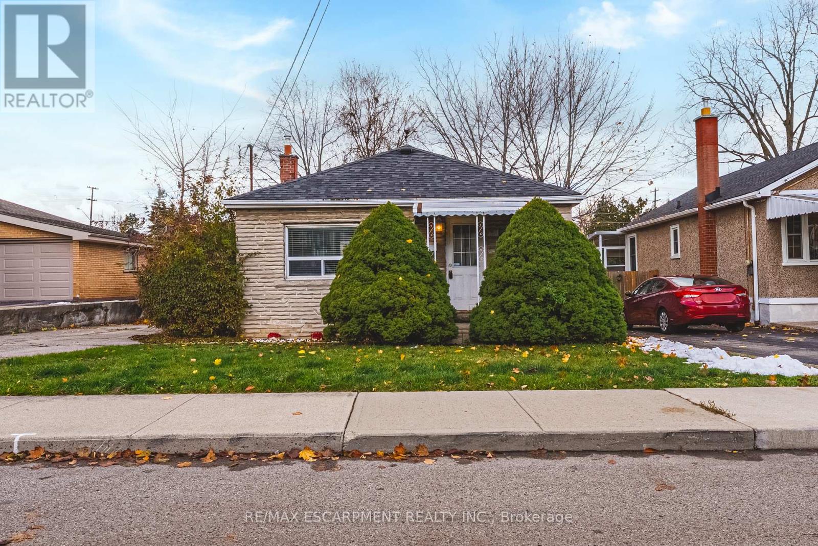 258 West 19th Street, Hamilton, Ontario  L9C 4J4 - Photo 2 - X12551808