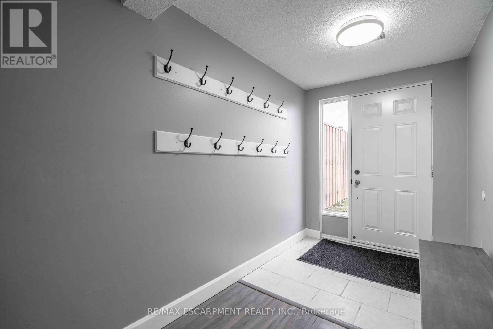 1 - 1025 Upper Gage Avenue, Hamilton, Ontario  L8V 4L2 - Photo 4 - X12551824