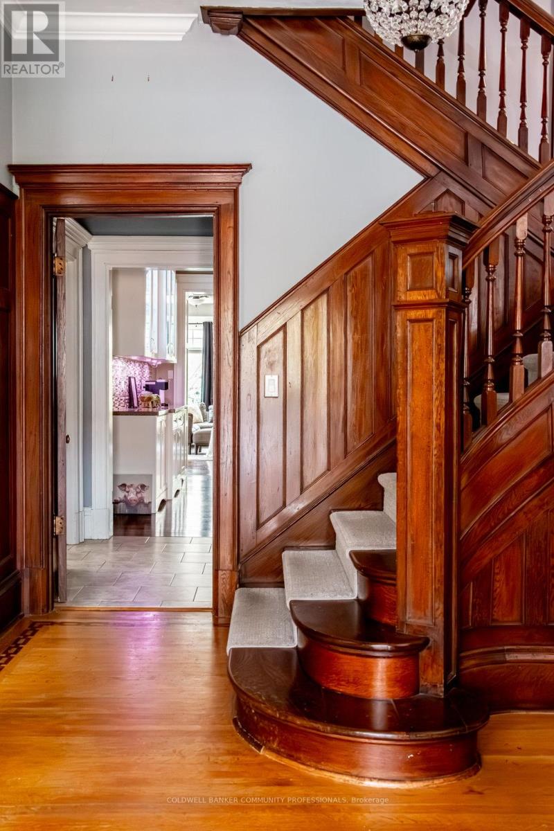 34 Holton Avenue S, Hamilton, Ontario  L8M 2L2 - Photo 9 - X12551830