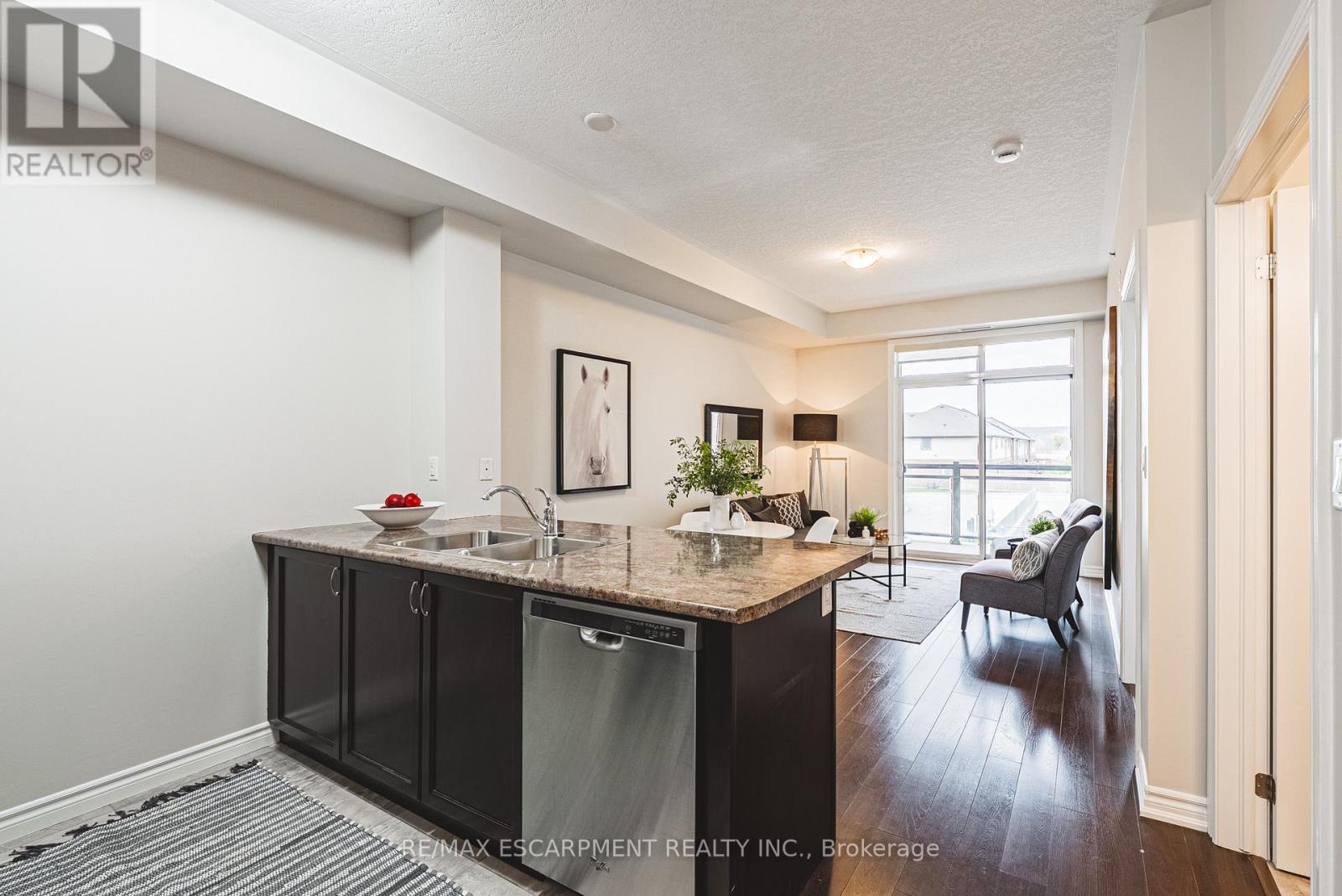 221 - 35 Southshore Crescent, Hamilton, Ontario  L8E 0J2 - Photo 8 - X12551906