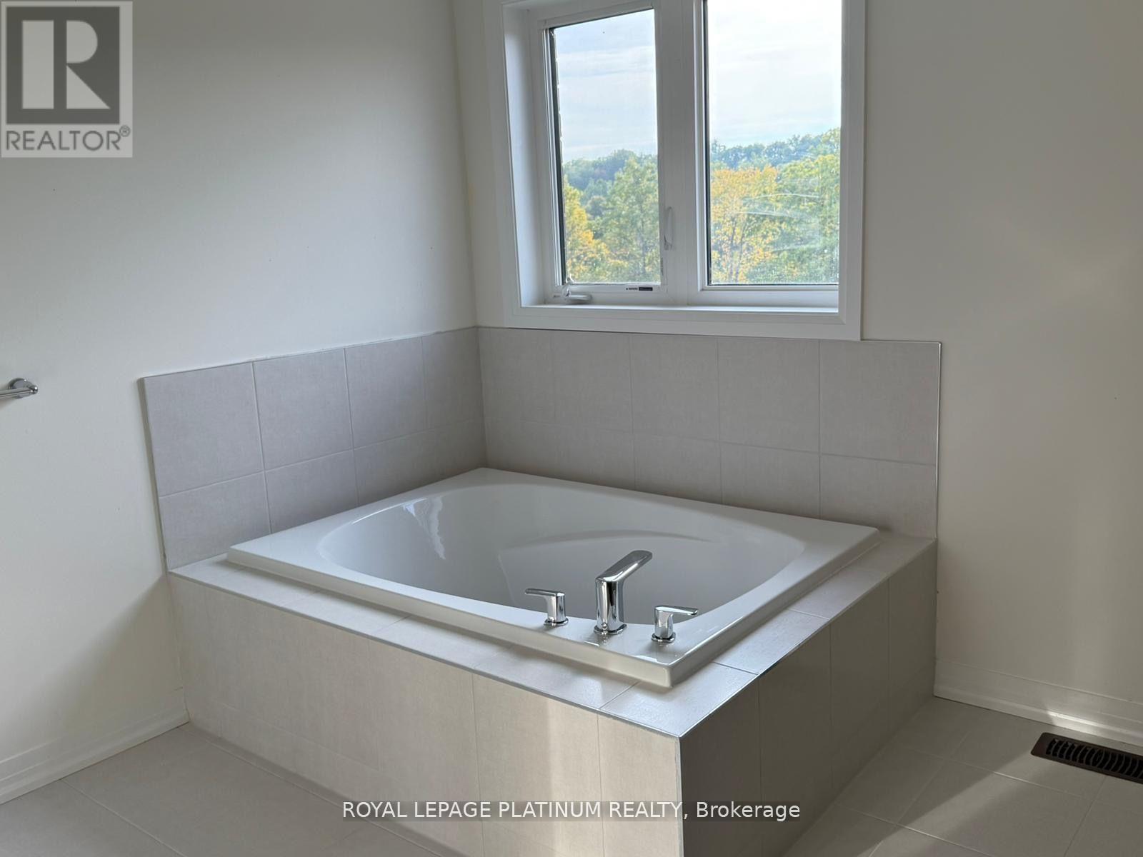 43 Mckernan Avenue, Brantford, Ontario  N3V 0C2 - Photo 12 - X12551962