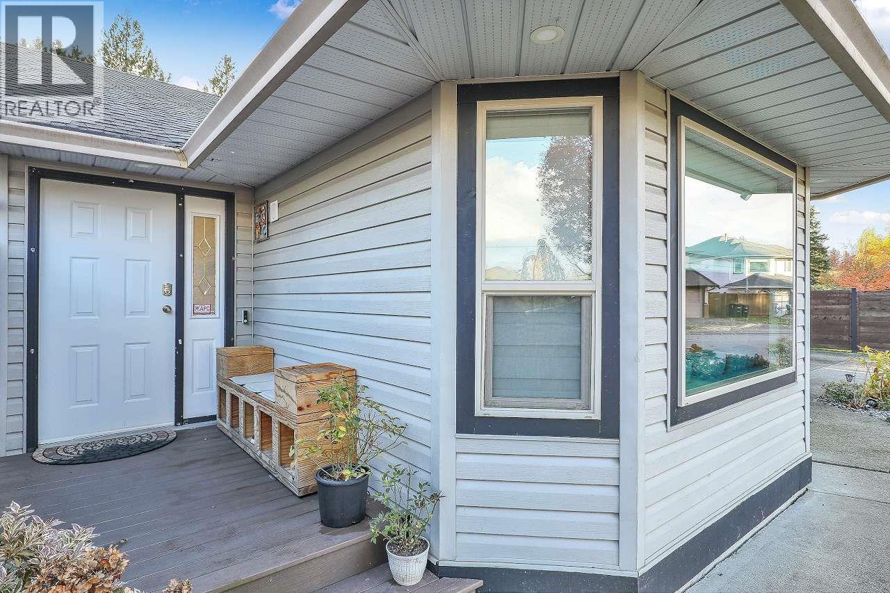 19358 Cusick Crescent, Pitt Meadows, British Columbia  V3Y 2M9 - Photo 2 - R3067773