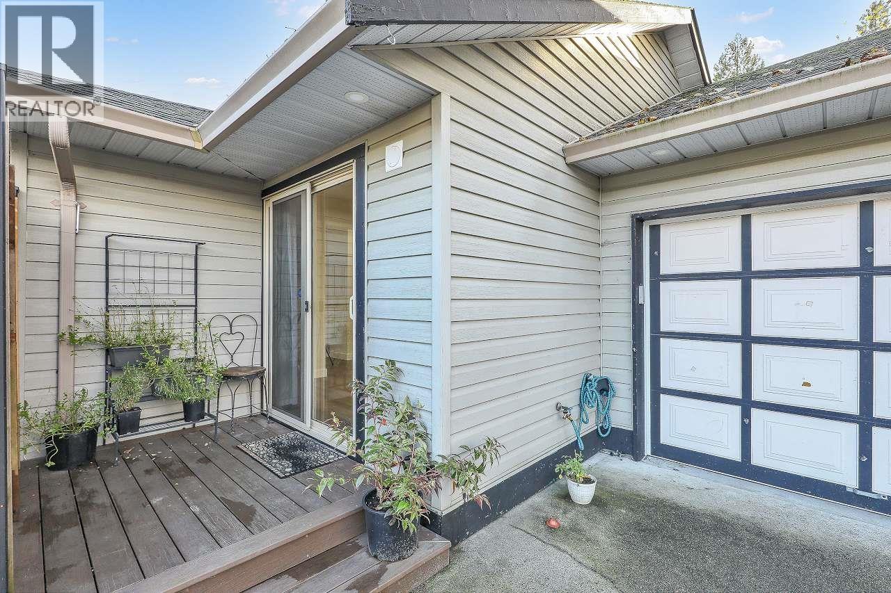 19358 Cusick Crescent, Pitt Meadows, British Columbia  V3Y 2M9 - Photo 3 - R3067773