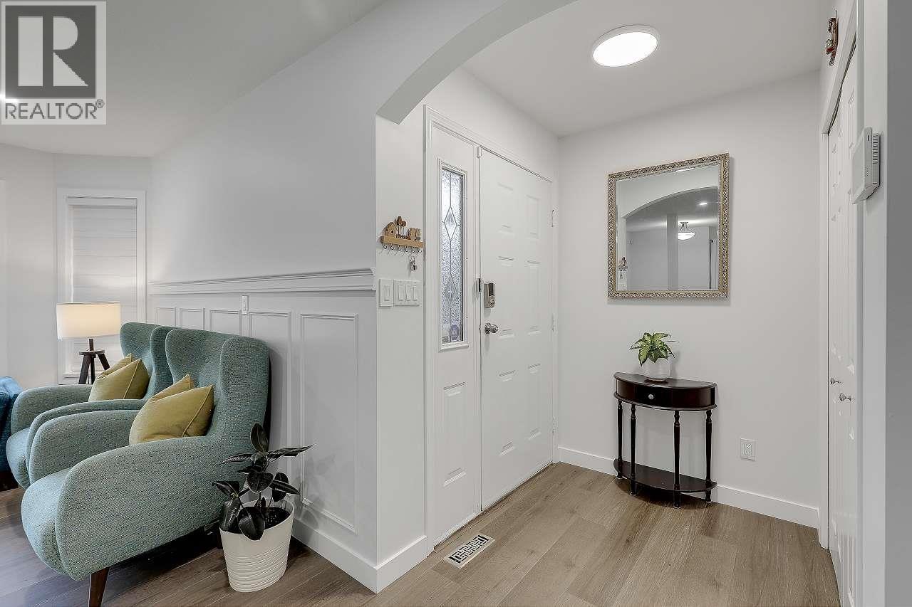 19358 Cusick Crescent, Pitt Meadows, British Columbia  V3Y 2M9 - Photo 4 - R3067773