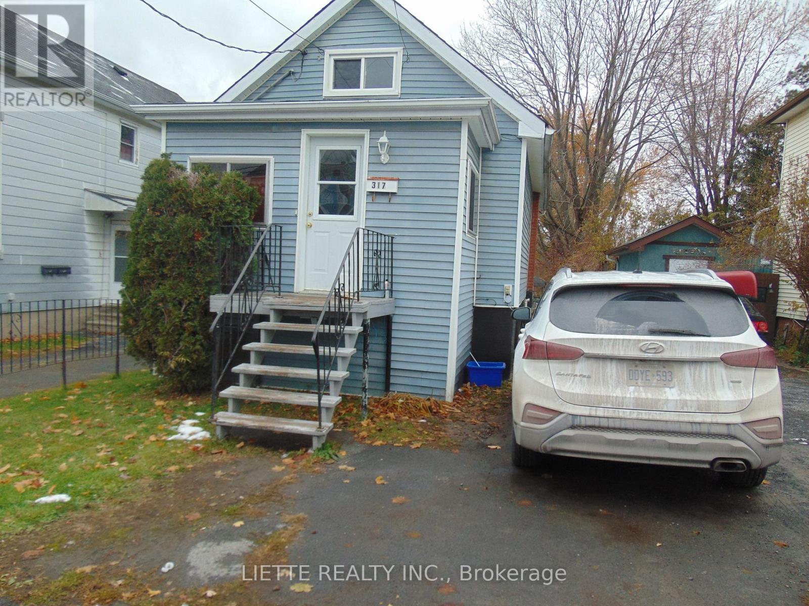 317 8th Street E, Cornwall, Ontario  K6H 2S6 - Photo 3 - X12552000