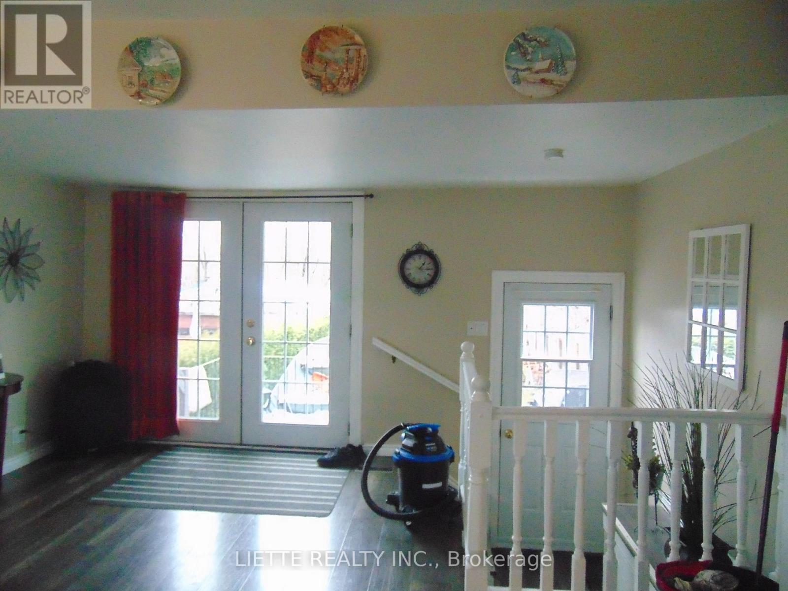 317 8th Street E, Cornwall, Ontario  K6H 2S6 - Photo 9 - X12552000