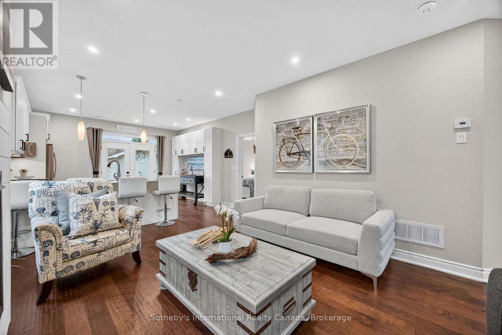 95 Wally Drive, Wasaga Beach, Ontario  L9Z 0G5 - Photo 4 - S12293056