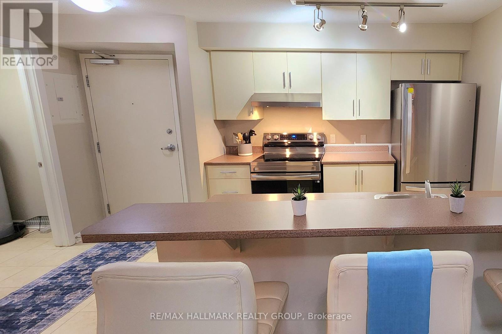 209 - 138 Somerset Street W, Ottawa, Ontario  K2P 0A3 - Photo 6 - X12410949