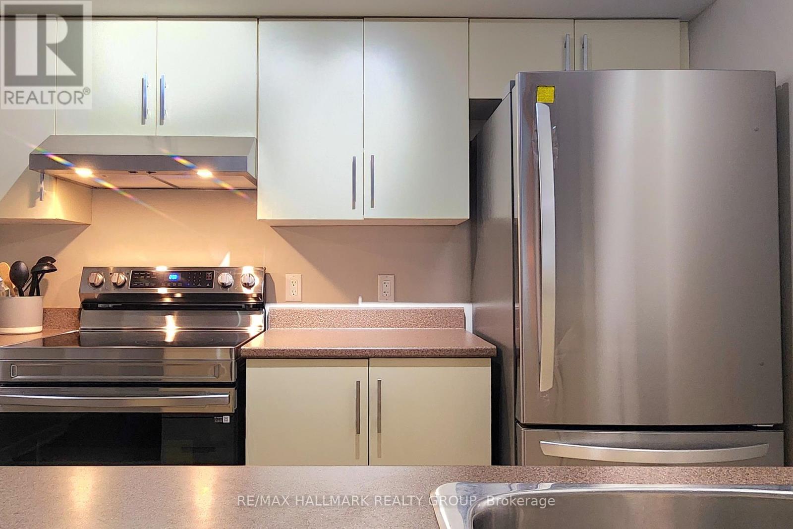 209 - 138 Somerset Street W, Ottawa, Ontario  K2P 0A3 - Photo 9 - X12410949