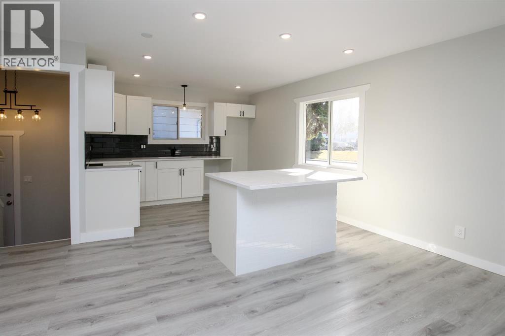 6318 Horn Street, Red Deer, Alberta  T4N 5M5 - Photo 8 - A2261795