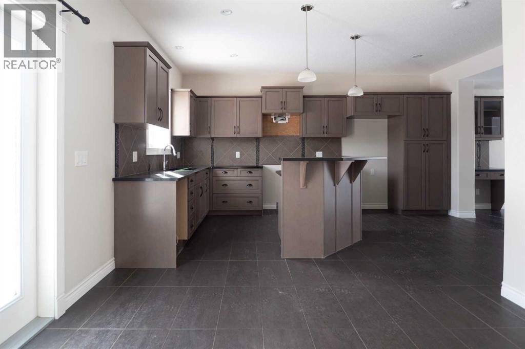 458 Walnut Crescent, Fort Mcmurray, Alberta  T9K 0M9 - Photo 3 - A2262297