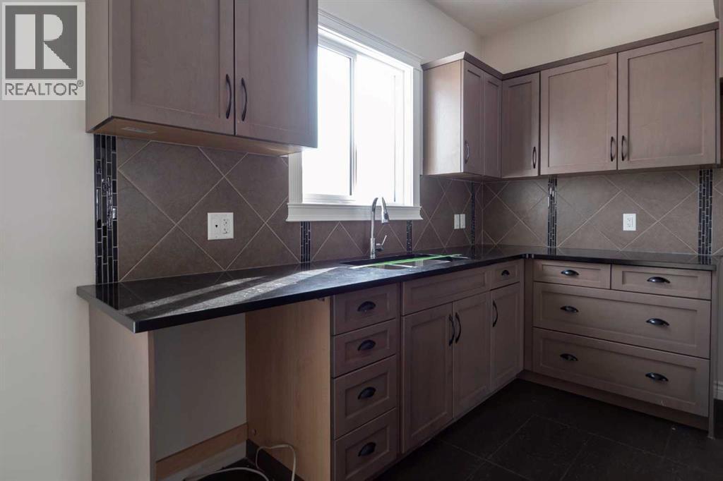 458 Walnut Crescent, Fort Mcmurray, Alberta  T9K 0M9 - Photo 4 - A2262297