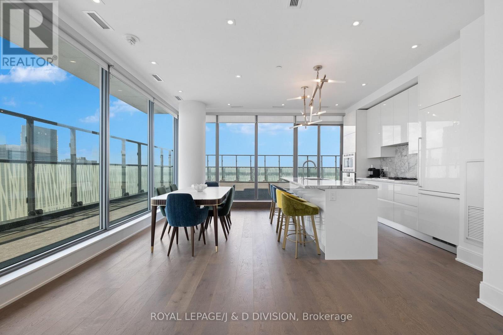 Property at PH 02 (5502) - 50 CHARLES STREET E image 5