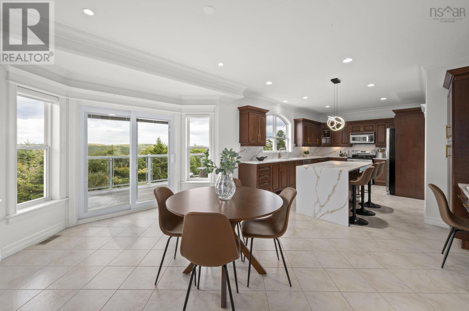 Property at 24 Vanier Way image 5