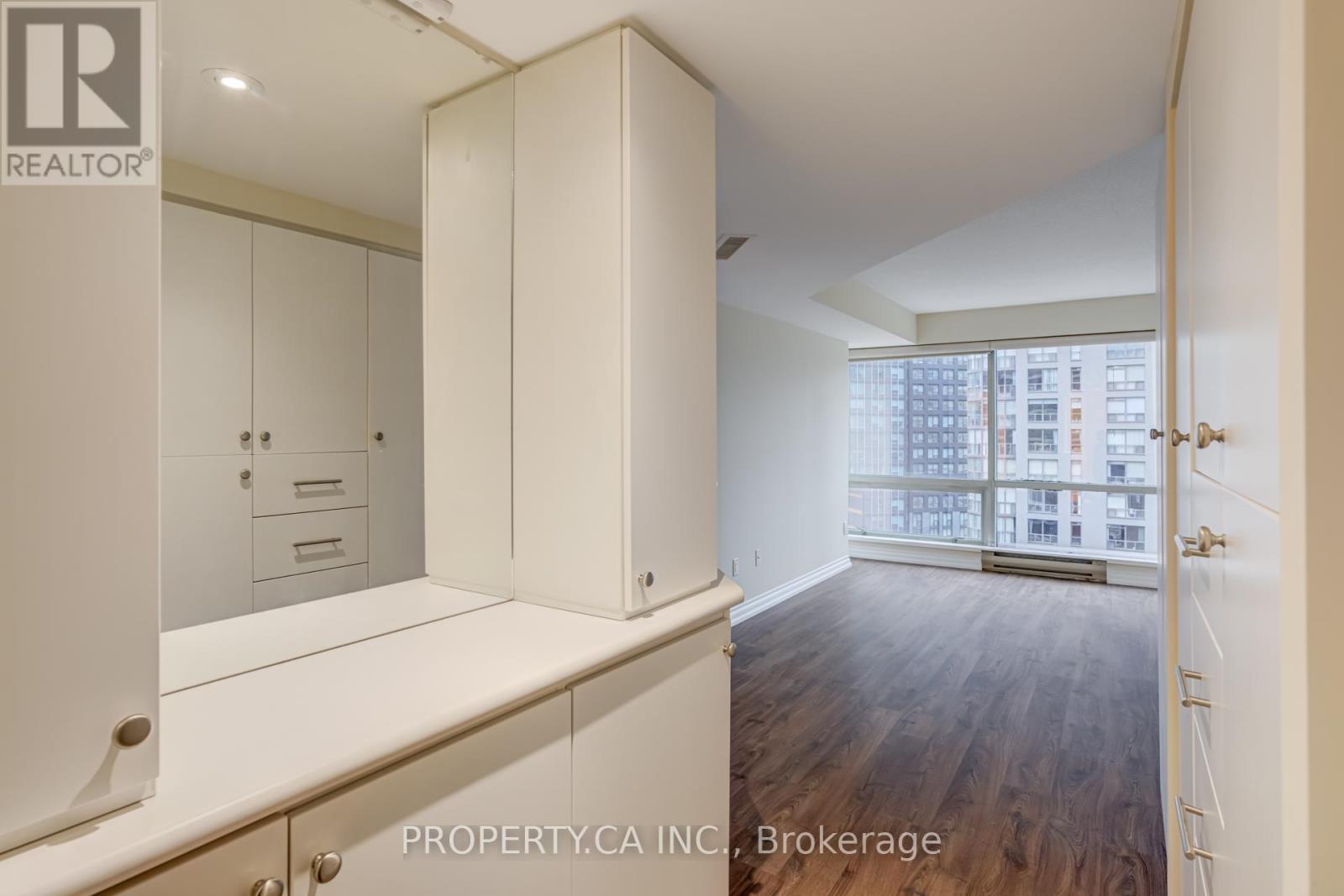 1410 - 1001 Bay Street, Toronto, Ontario  M5S 3A6 - Photo 21 - C12552054