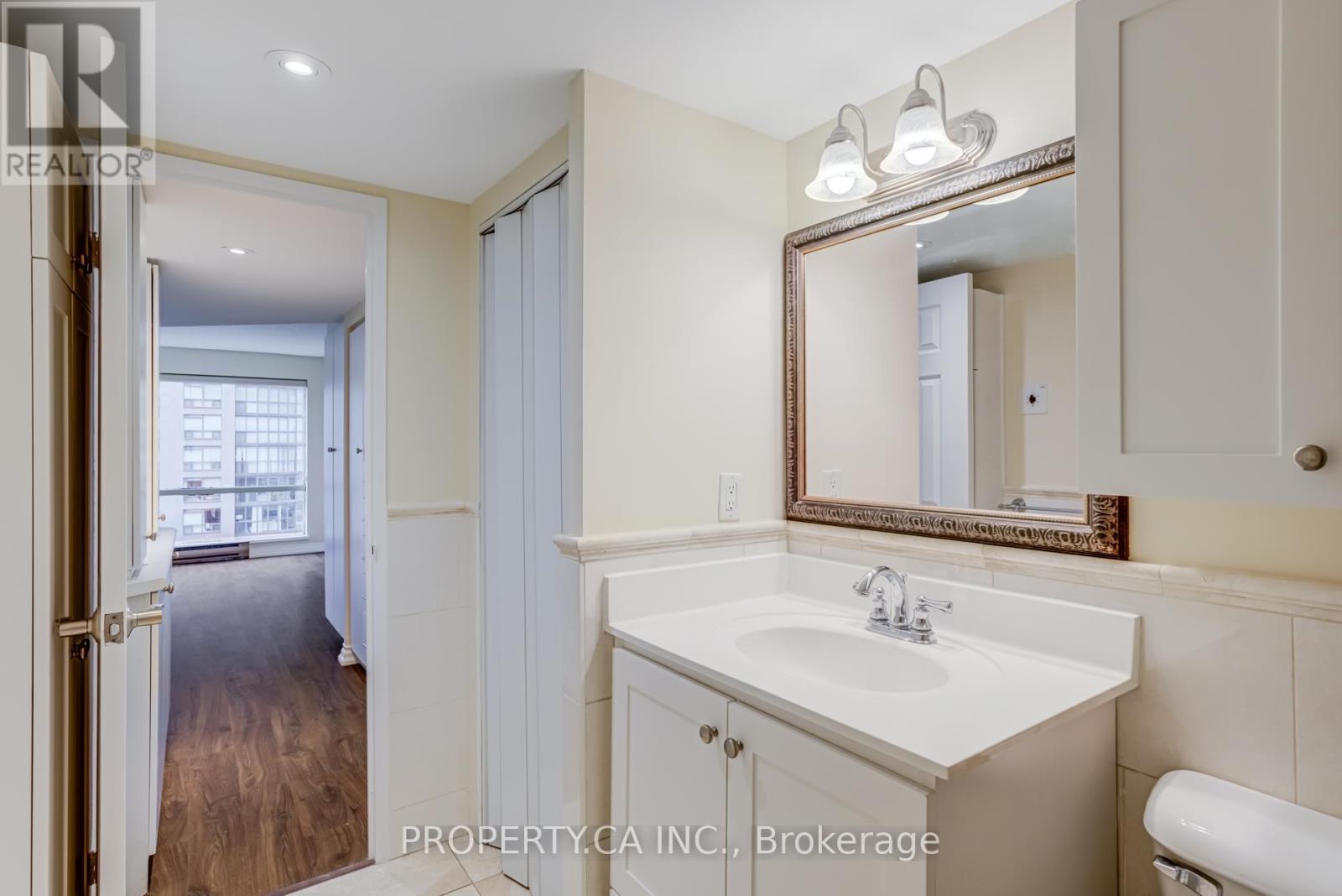 1410 - 1001 Bay Street, Toronto, Ontario  M5S 3A6 - Photo 24 - C12552054