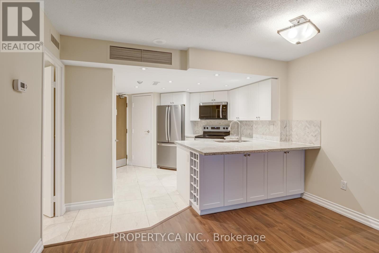 1410 - 1001 Bay Street, Toronto, Ontario  M5S 3A6 - Photo 6 - C12552054