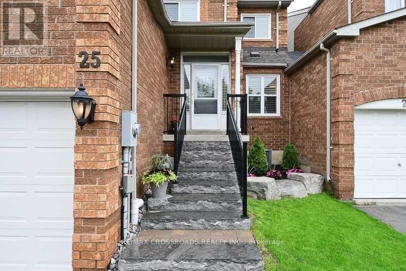 25 Fry Crescent, Clarington, Ontario  L1C 4Y2 - Photo 2 - E12551982
