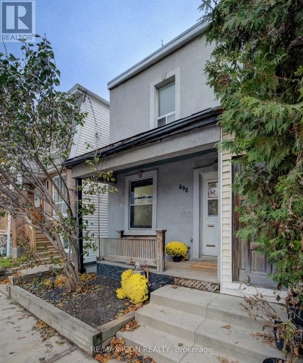898 Eastern Avenue, Toronto, Ontario  M4L 1A4 - Photo 2 - E12551998